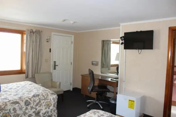 Elm Motel 9